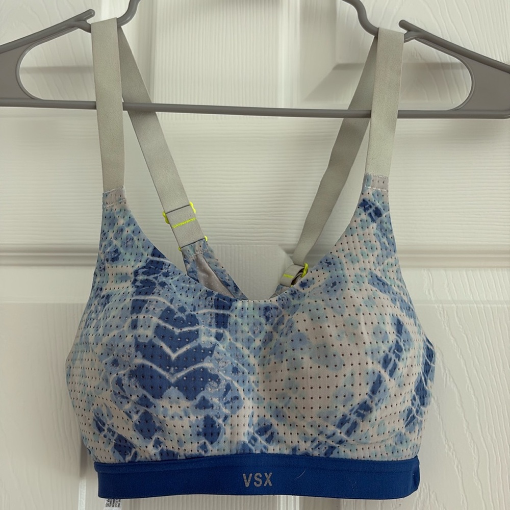 VSX Sport Victoria’s Secret sports bra size 34a